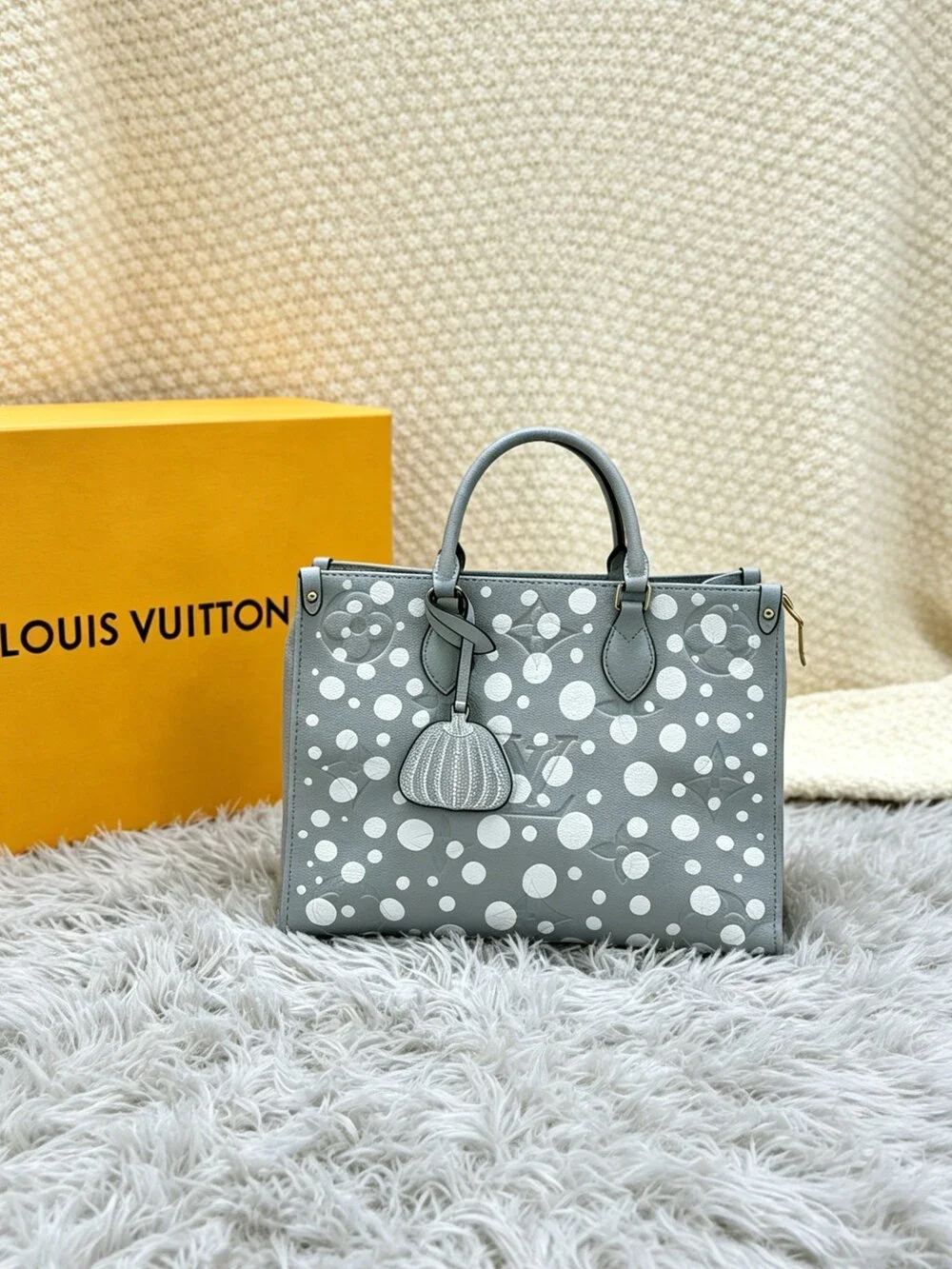 LV x Yayoi Kusama OnTheGo MM Tote Bag